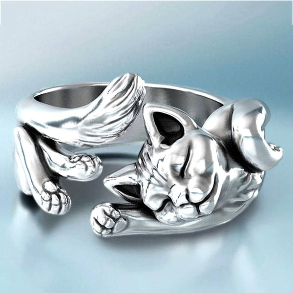 Ring with sleeping cat